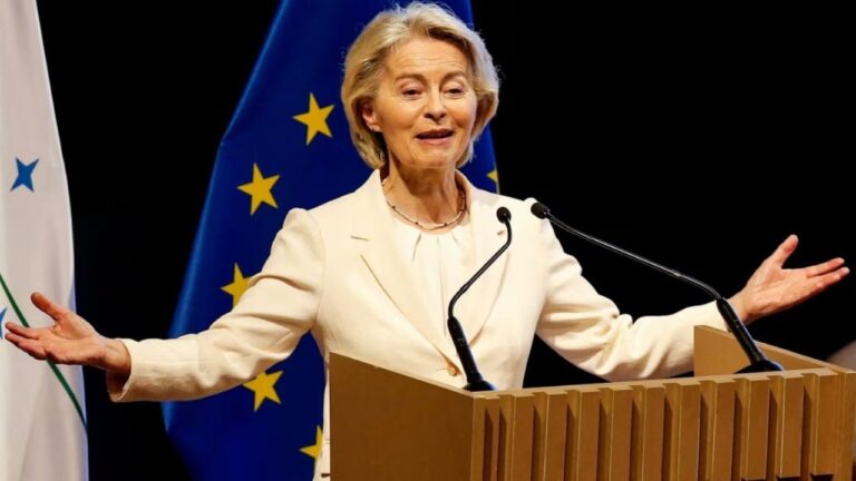 Ursula von der Leyen habla en el Parlamento Europeo sobre pérdidas por conflicto en Medio Oriente