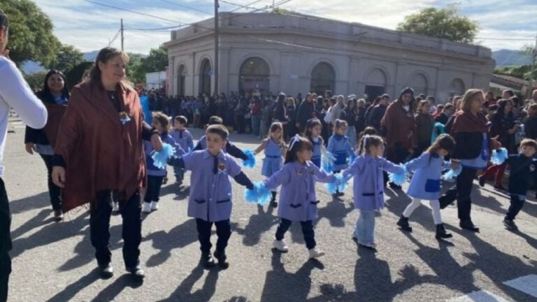 Procesión de la imagen del Beato Mamerto Esquiú en Piedra Blanca durante los actos del Bicentenario