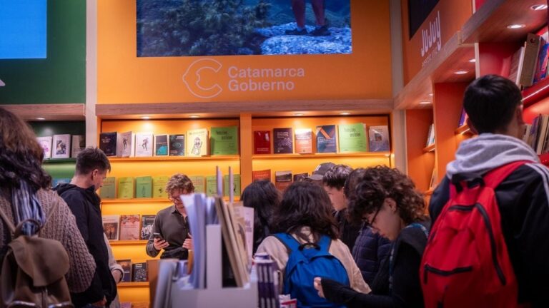 Stand de Catamarca en la 50ª Feria Internacional del Libro de Buenos Aires