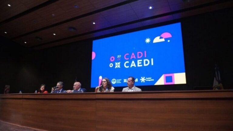 Reunión de comisiones de la Facultad de Tecnología y Ciencias Aplicadas de la UNCA para organizar el CADI-Caedi 2026