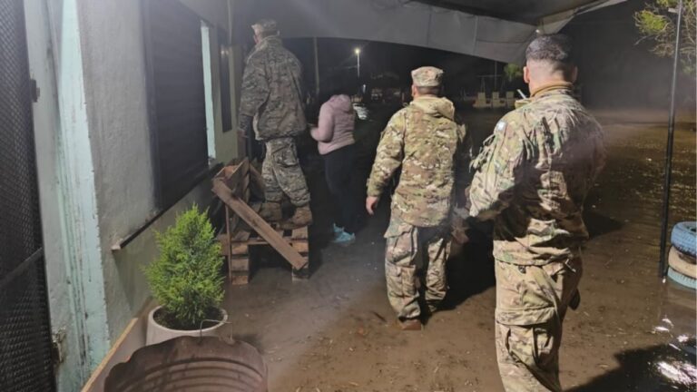 Operativo de evacuación de la Armada Argentina en Villa del Mar por ciclón extratropical