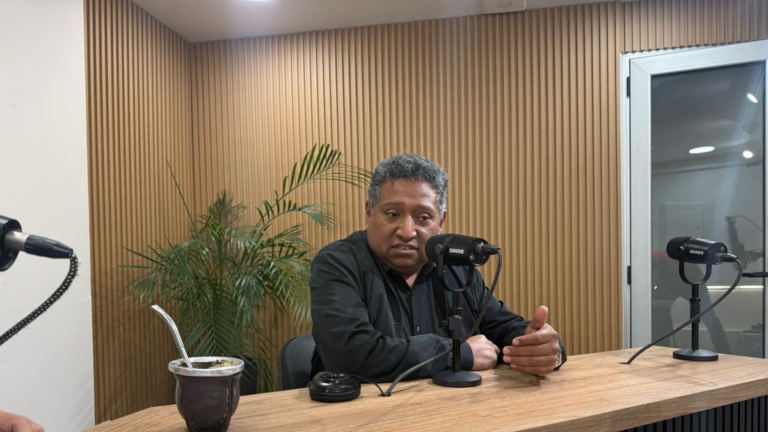 Intendente Mario Cusipuma en entrevista sobre conflicto escolar en la Puna