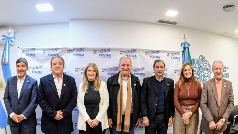 Vicegobernador Rubén Dusso durante la sesión del FOVIRA en Buenos Aires