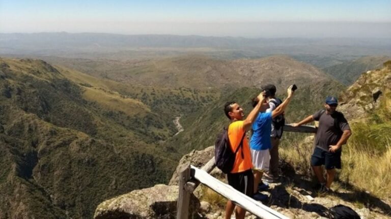Turistas en un destino de Catamarca durante el fin de semana largo