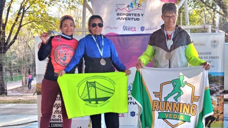 Mónica Giménez en el podio del Campeonato Nacional Máster de Cross Country