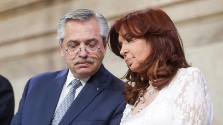 Alberto Fernández y Cristina Kirchner en un acto político