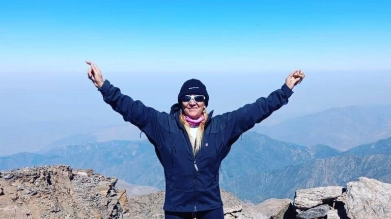 Mara Barrionuevo montañista catamarqueña expedición Kilimanjaro Tanzania