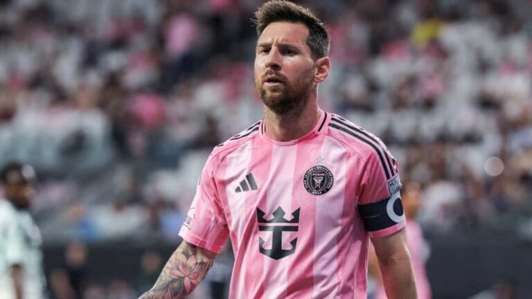 Lionel Messi celebrando un gol con la camiseta del Inter Miami en el partido ante Toronto FC