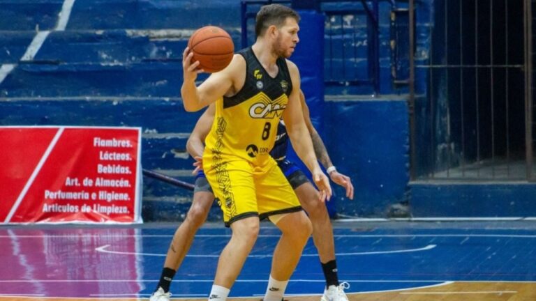 Partido de básquet entre Montmartre y Belgrano en la Liga Federal