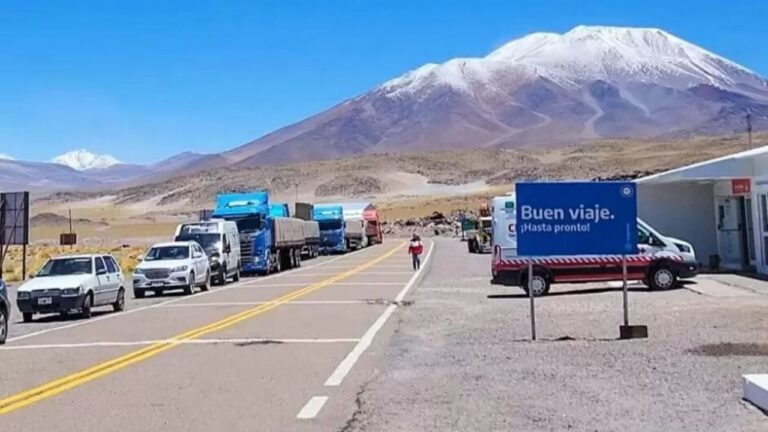 Vista del Paso Internacional San Francisco en la frontera entre Argentina y Chile