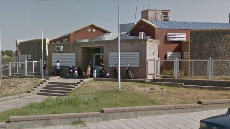 Fachada del Hospital Carlos Bravo de La Viñita en Valle Viejo, Catamarca
