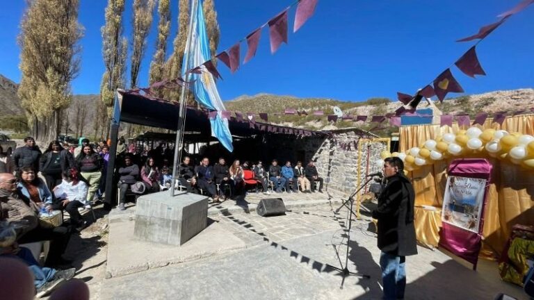 Celebración de las Bodas de Oro de la Escuela N°156 en Río Grande, Fiambalá