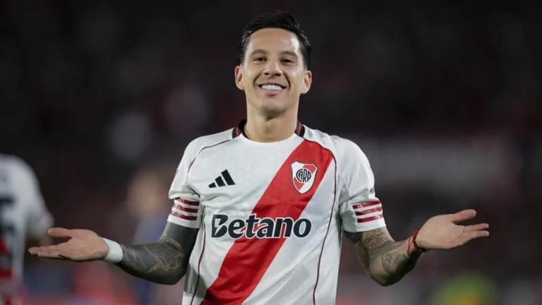 Jugadores de River Plate celebrando un gol en el Monumental ante Gimnasia de La Plata