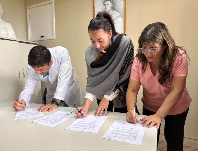 Firma de convenio ERCA en el Hospital de Niños Eva Perón de Catamarca