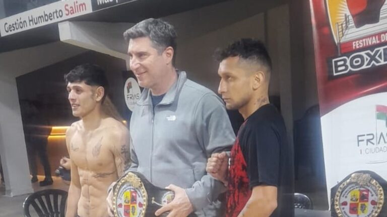 Felipe León Adauto en pose de combate