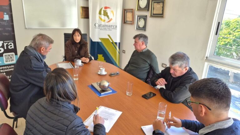 Reunión de trabajo entre la Municipalidad, la UNCA y empresarios hoteleros para definir criterios técnicos del Observatorio de Turismo Municipal