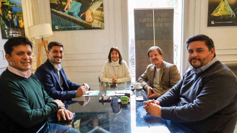 Firma de convenios entre la Municipalidad de la Capital, CAMYEN y el ISAC
