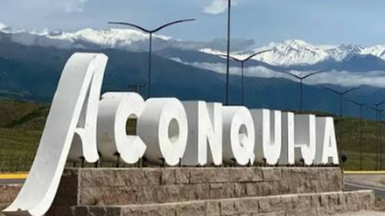 Policía en Aconquija