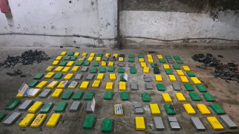 Operativo policial con droga secuestrada