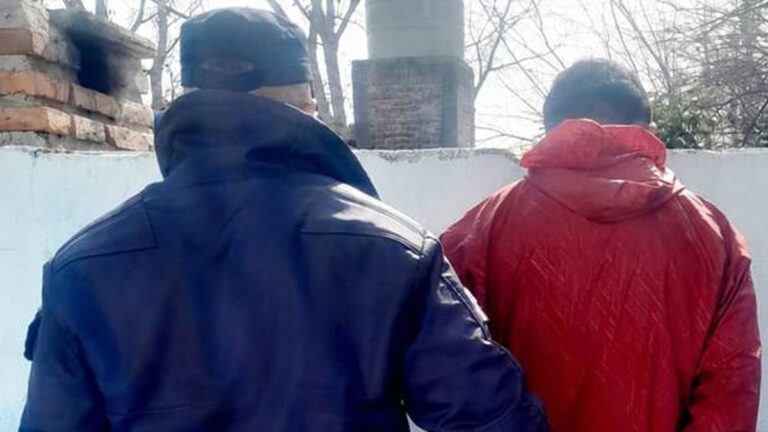 Policía en operativo de detención en Pomán
