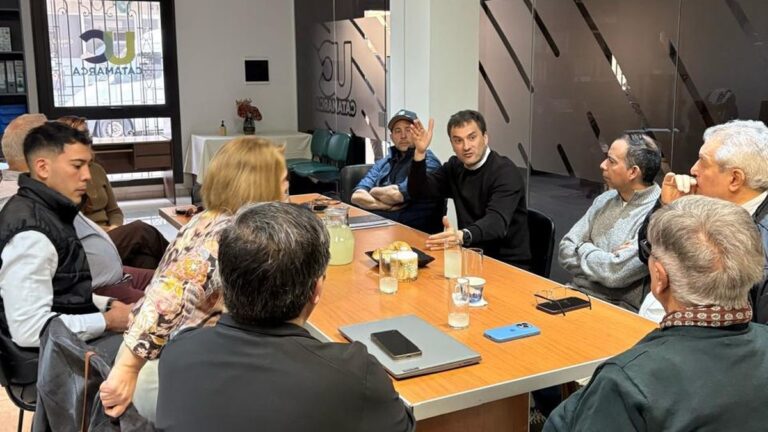 Diputados reunidos con autoridades de la Unión Comercial de Catamarca