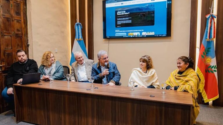 Acto de lanzamiento de la plataforma web Ruta del Telar en Casa de Gobierno