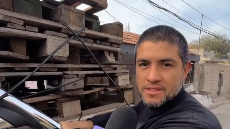 Diego Figueroa durante su recorrida solidaria en barrio San Martín