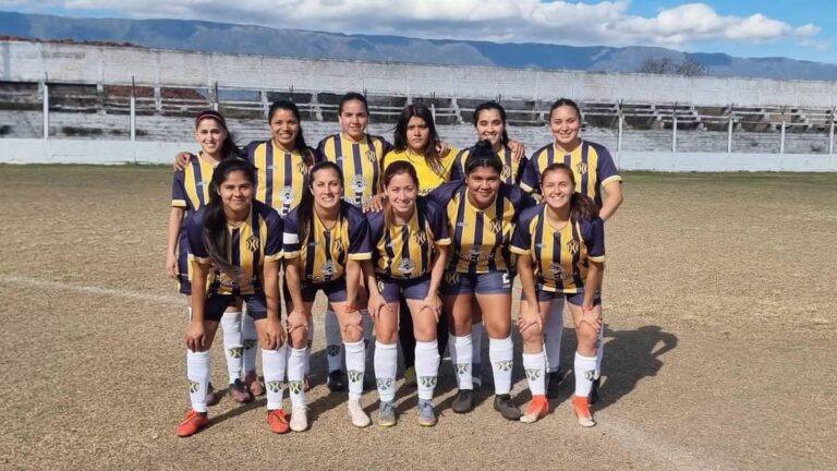 Partido de fútbol femenino en el Estadio Primo Antonio Prevedello