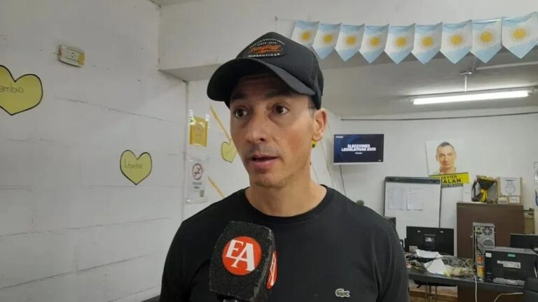Diputado Javier Galán en su sede de avenida Güemes