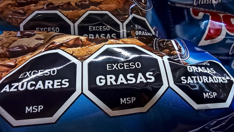 Octógonos negros de advertencia en envases de alimentos