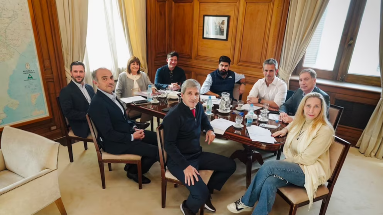 Reunión de la mesa política del Gobierno en Casa Rosada