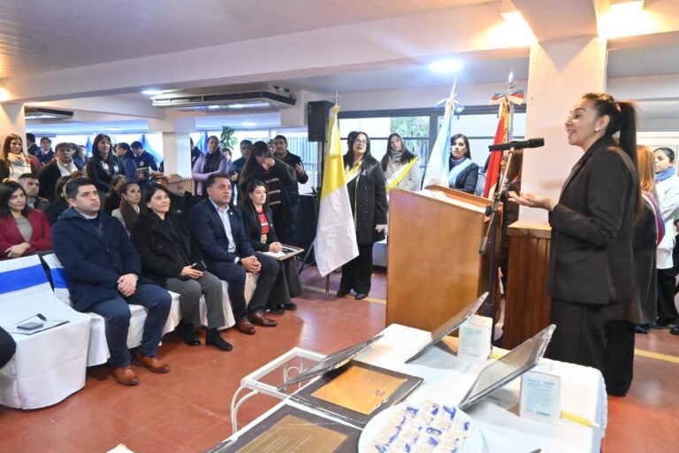 Autoridades y trabajadores en la celebración del día del santo patrono del Hospital San Juan Bautista