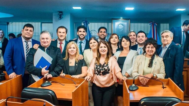 Legisladores de La Libertad Avanza en Catamarca durante una conferencia de prensa