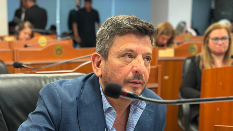 Diputado Juan Carlos Ledesma durante la sesión parlamentaria