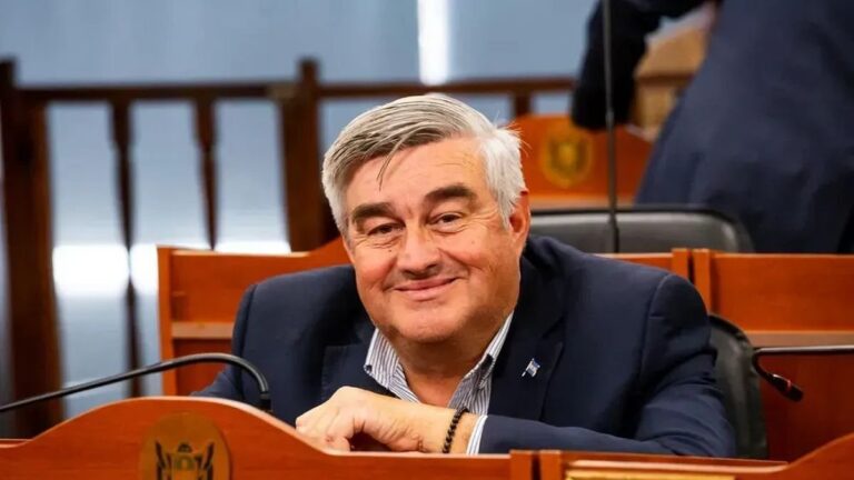 Diputado provincial Mamerto Acuña (GENERAR) en sesión legislativa