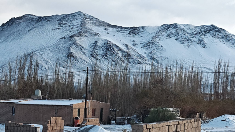 Paisaje nevado en El Peñón, Antofagasta de la Sierra