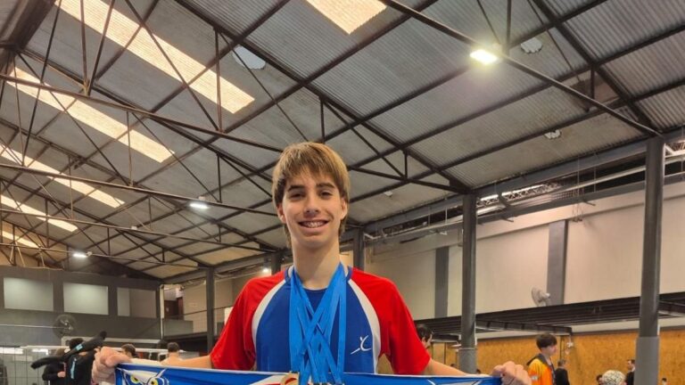 Ramiro Vega en el podio del Campeonato Nacional de Clubes de Gimnasia Artística
