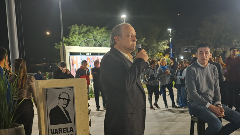 Acto de reinauguración de la plaza Varela Lezana en Catamarca