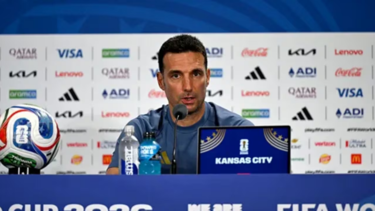 Lionel Scaloni durante conferencia de prensa previa al partido Argentina vs Inglaterra por semifinales del Mundial 2026