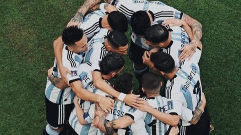Partido de fútbol entre Argentina y España en el Mundial 2026