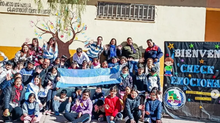 Mural de las Emociones en escuela de Tinogasta