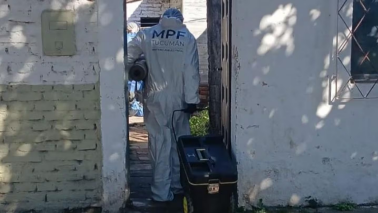 Escena del crimen en vivienda de calle España al 1500, barrio El Bosque, Tucumán