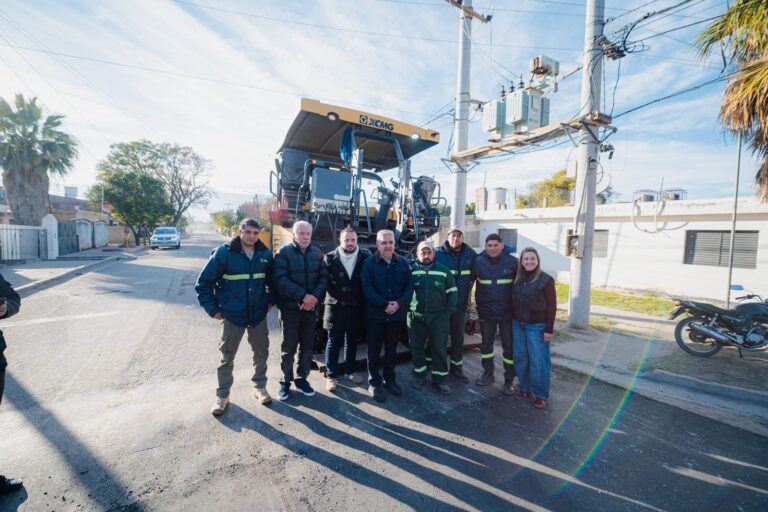 Recorrida de obras de pavimentación en Valle Viejo
