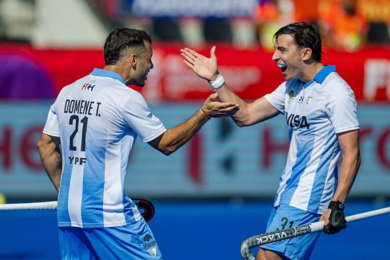 Los Leones celebran un gol durante el Mundial de hockey 2026