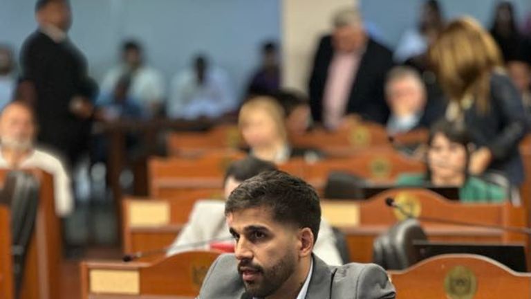 Tiago Puente en la Cámara de Diputados de Catamarca