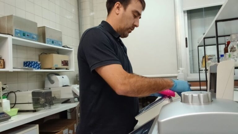 Laboratorio de biología molecular de la Universitat de València