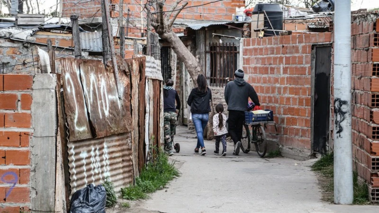 Familias en barrios populares con deudas informales