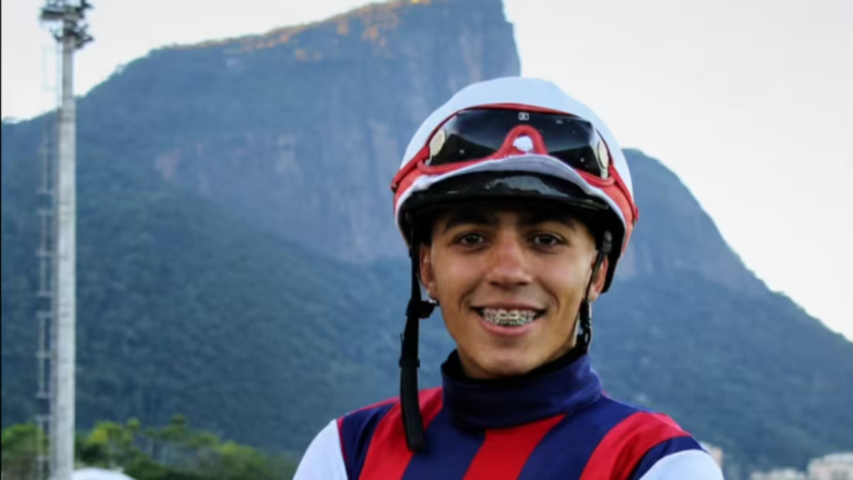 Leandro Henrique, jockey brasileño, durante una competencia