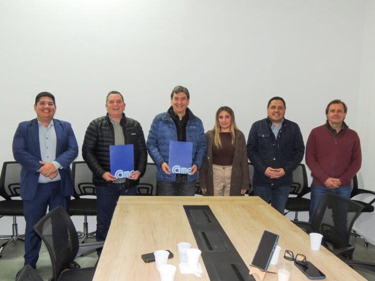 Firma de convenio entre el Ministerio de Vivienda y Urbanización y la Federación Económica de Catamarca