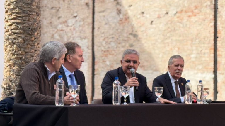 Acto de presentación del Acueducto Albigasta en el CATA